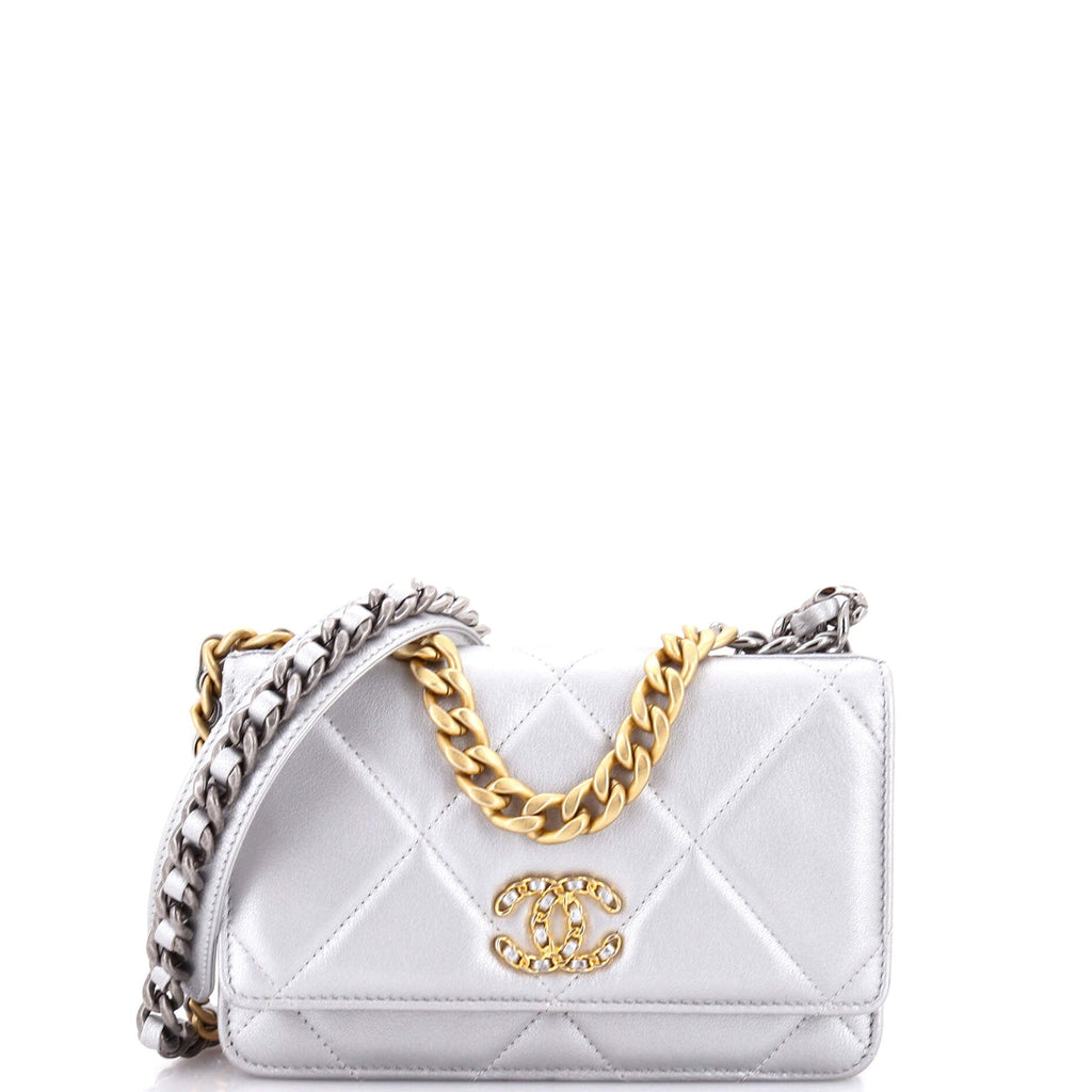 19 Wallet on Chain Quilted Lambskin