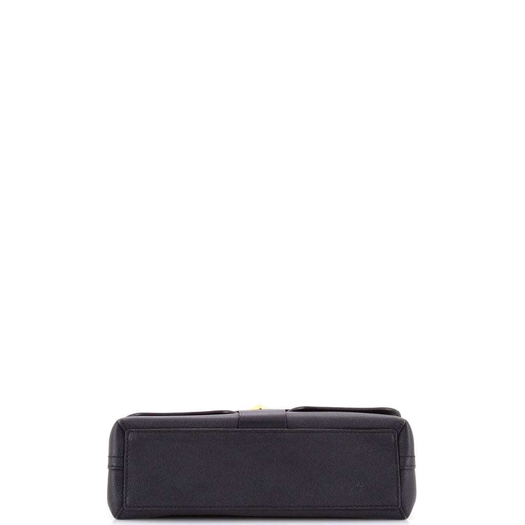 Very Chain Bag Monogram Leather