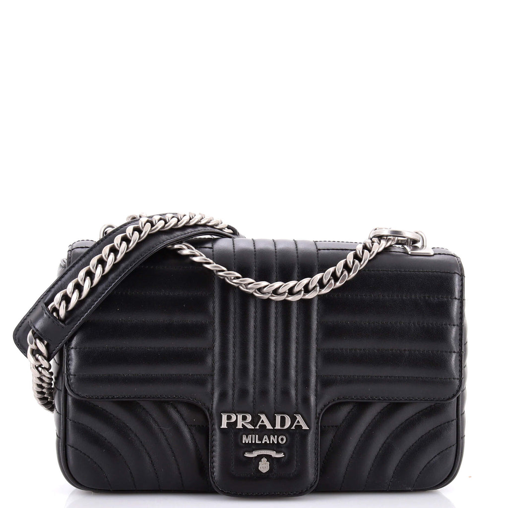 Chain Flap Shoulder Bag Diagramme Quilted Leather Medium