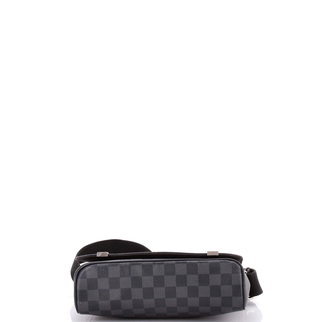 District NM Messenger Bag Damier Graphite PM