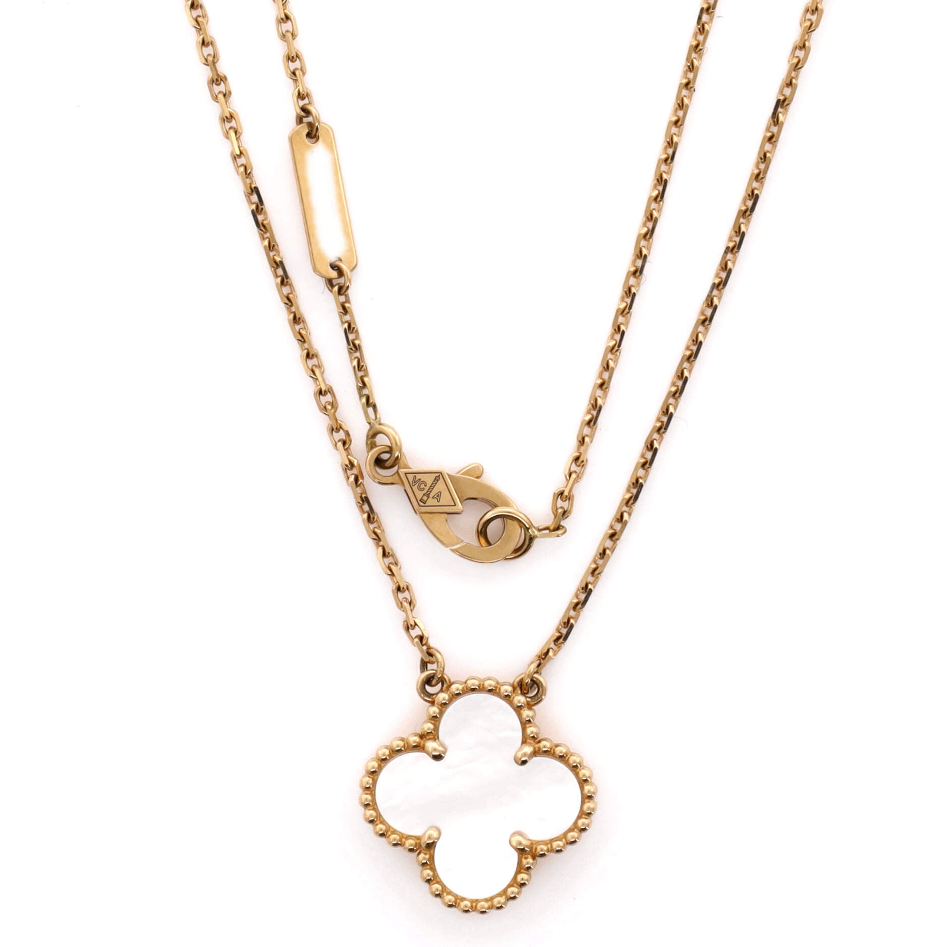 Vintage Alhambra Pendant Necklace 18K Yellow Gold and Mother of Pearl