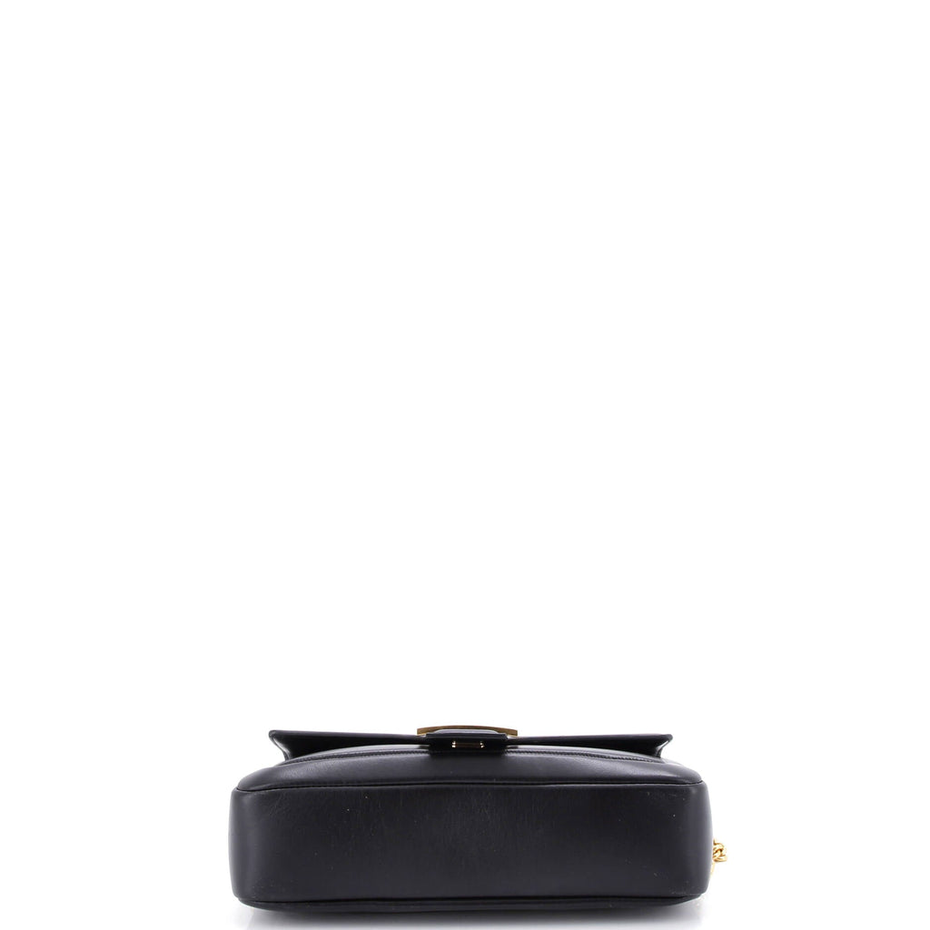 Baguette Chain Bag Leather Medium