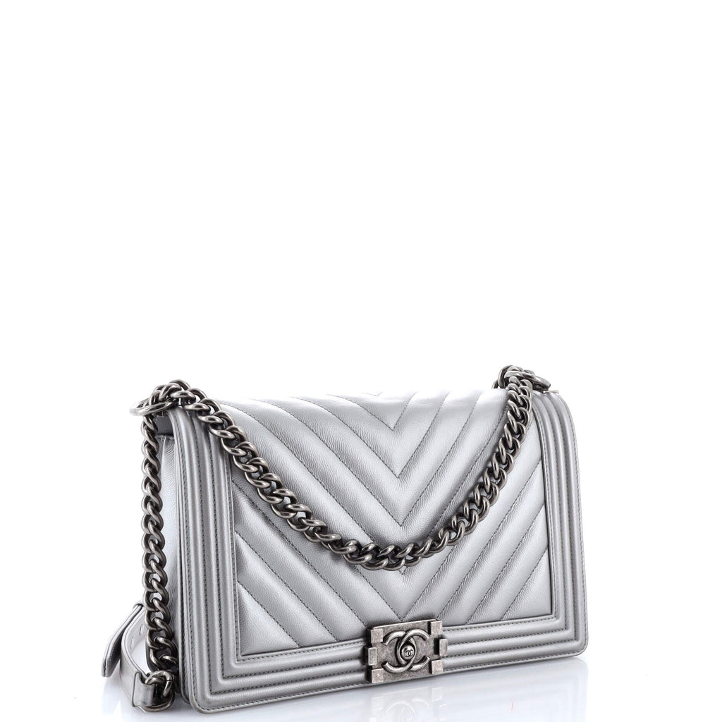 Boy Flap Bag Chevron Caviar New Medium