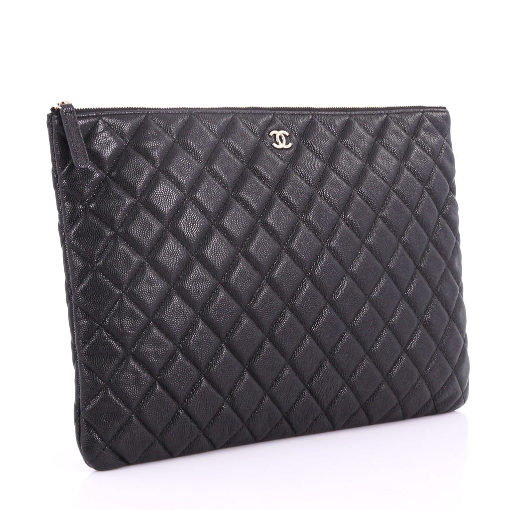O Case Clutch Quilted Caviar Medium