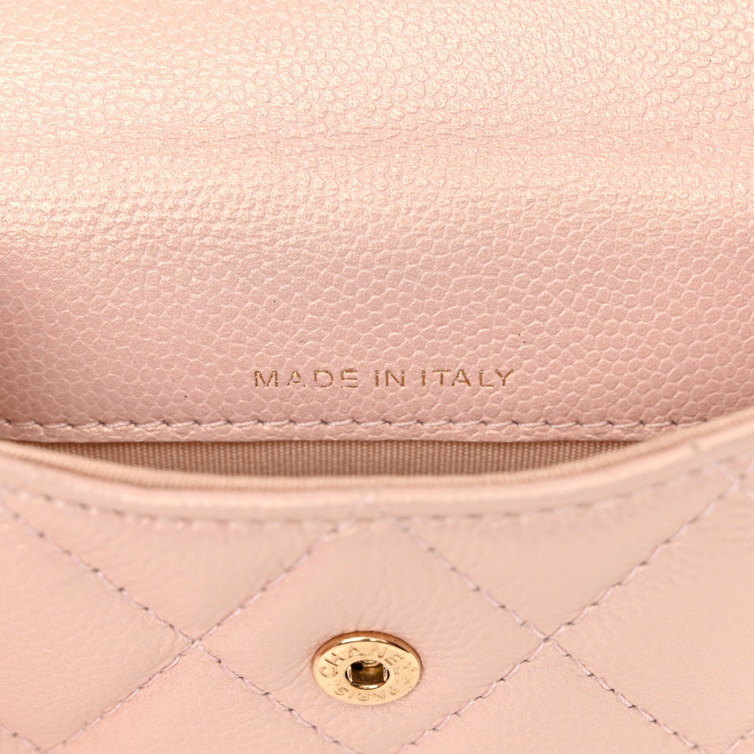 Iridescent Caviar Quilted Pearl On Top Coin Purse With Chain Light Pink