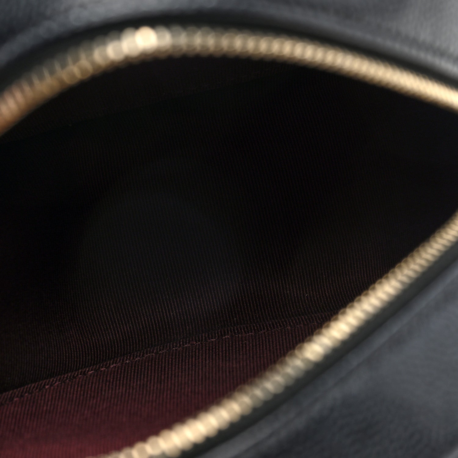 Caviar Quilted Round Clutch With Chain Black