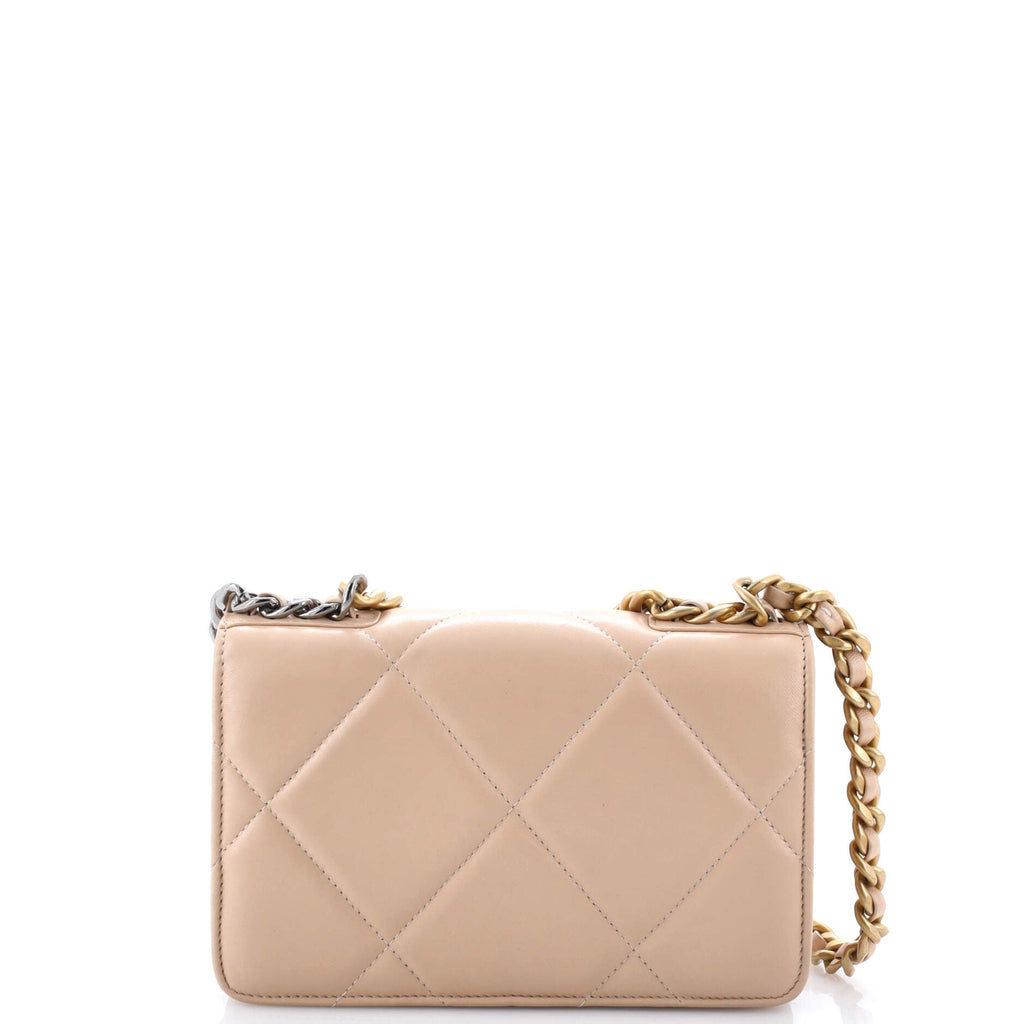 19 Wallet on Chain Quilted Lambskin