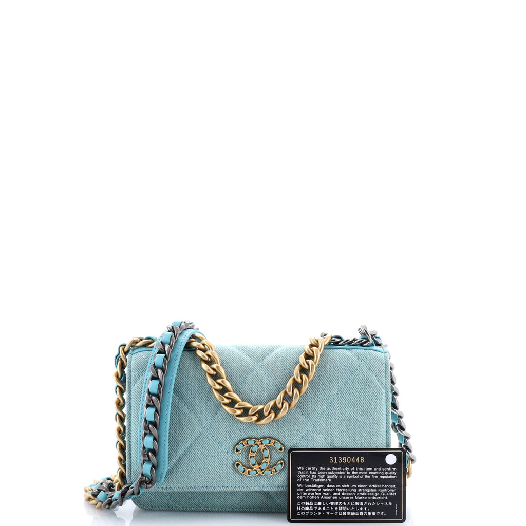 19 Wallet on Chain Quilted Denim