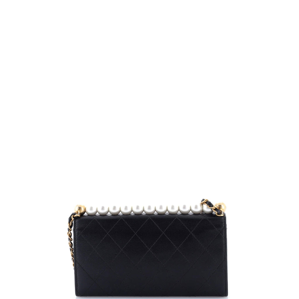 Chic Pearls Clutch with Chain Quilted Goatskin