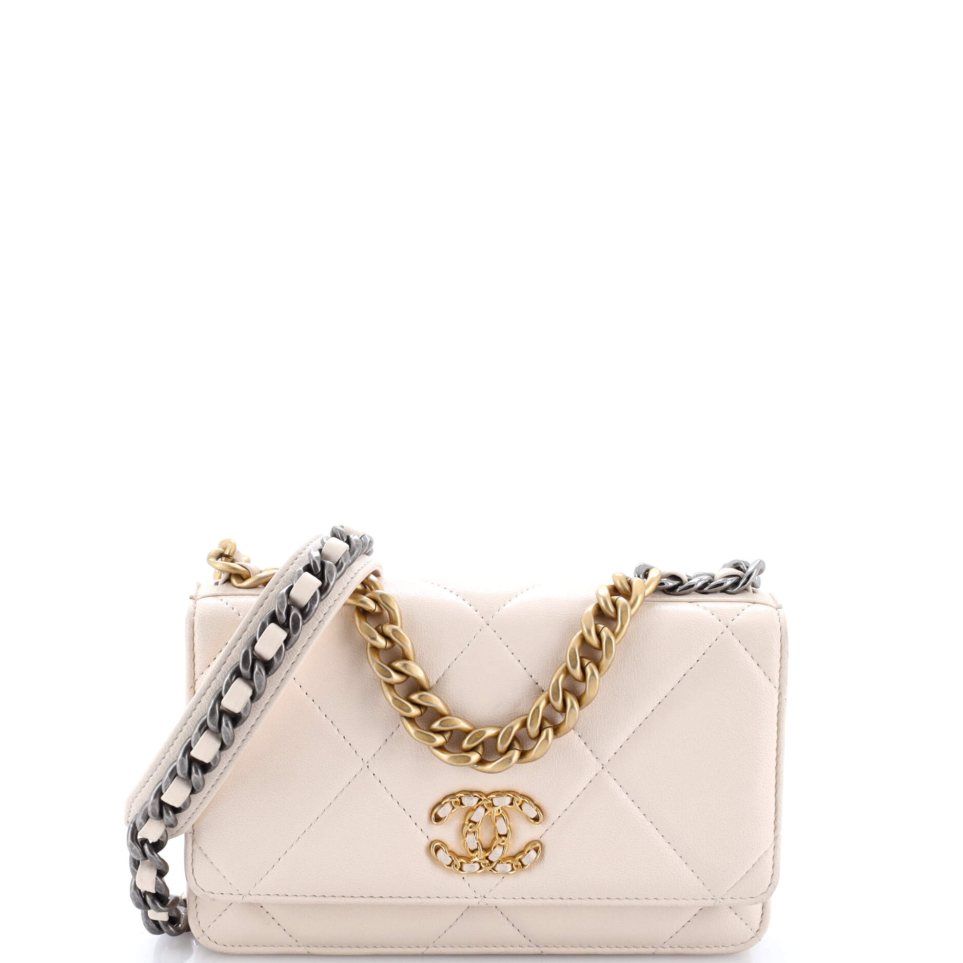 19 Wallet on Chain Quilted Lambskin