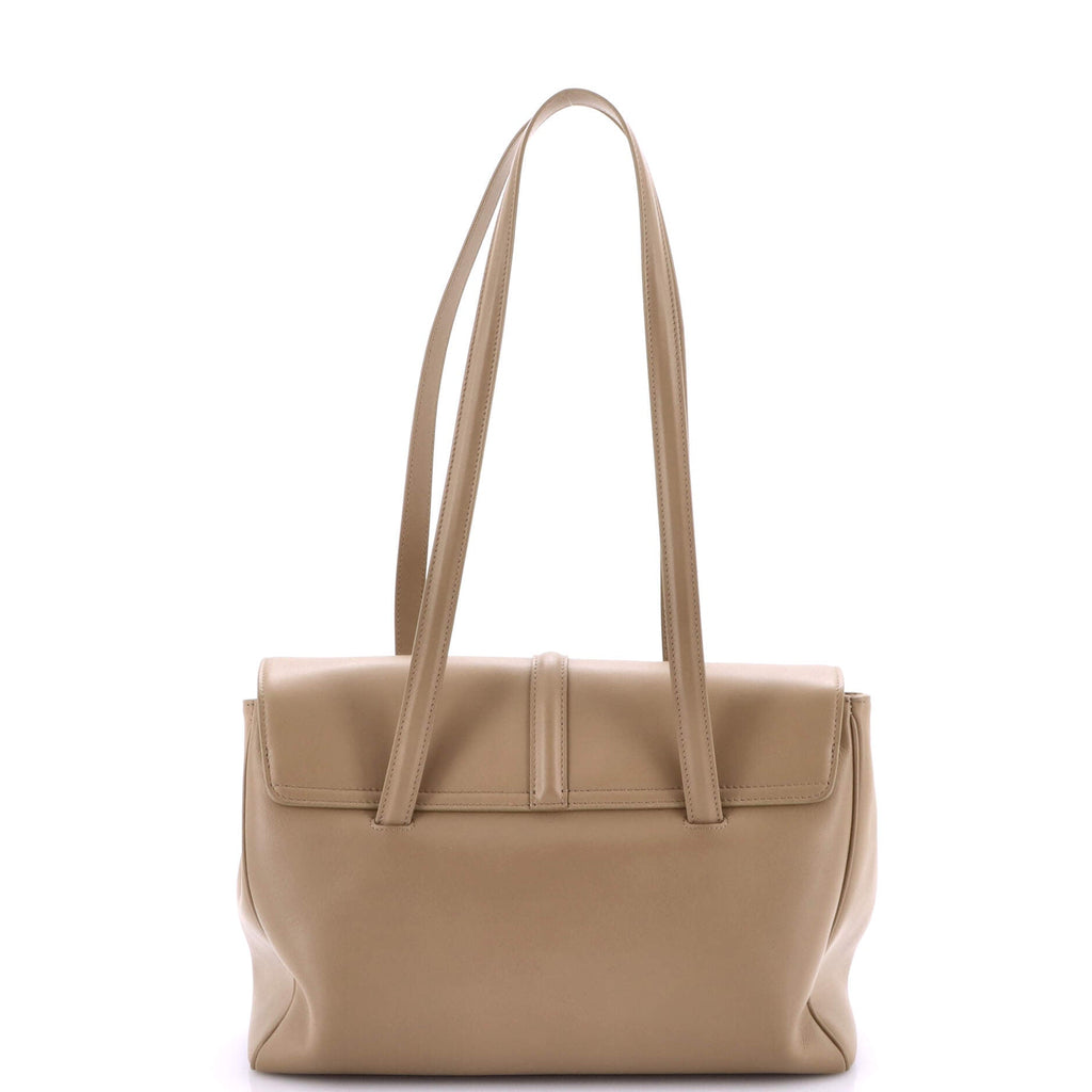 Soft 16 Bag Smooth Calfskin Medium