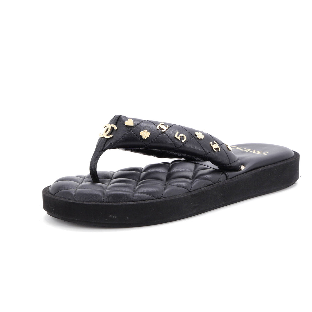 Women's Charm Padded Thong Sandals Quilted Lambskin