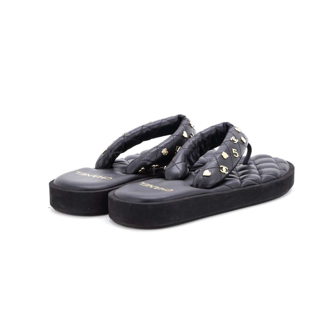 Women's Charm Padded Thong Sandals Quilted Lambskin