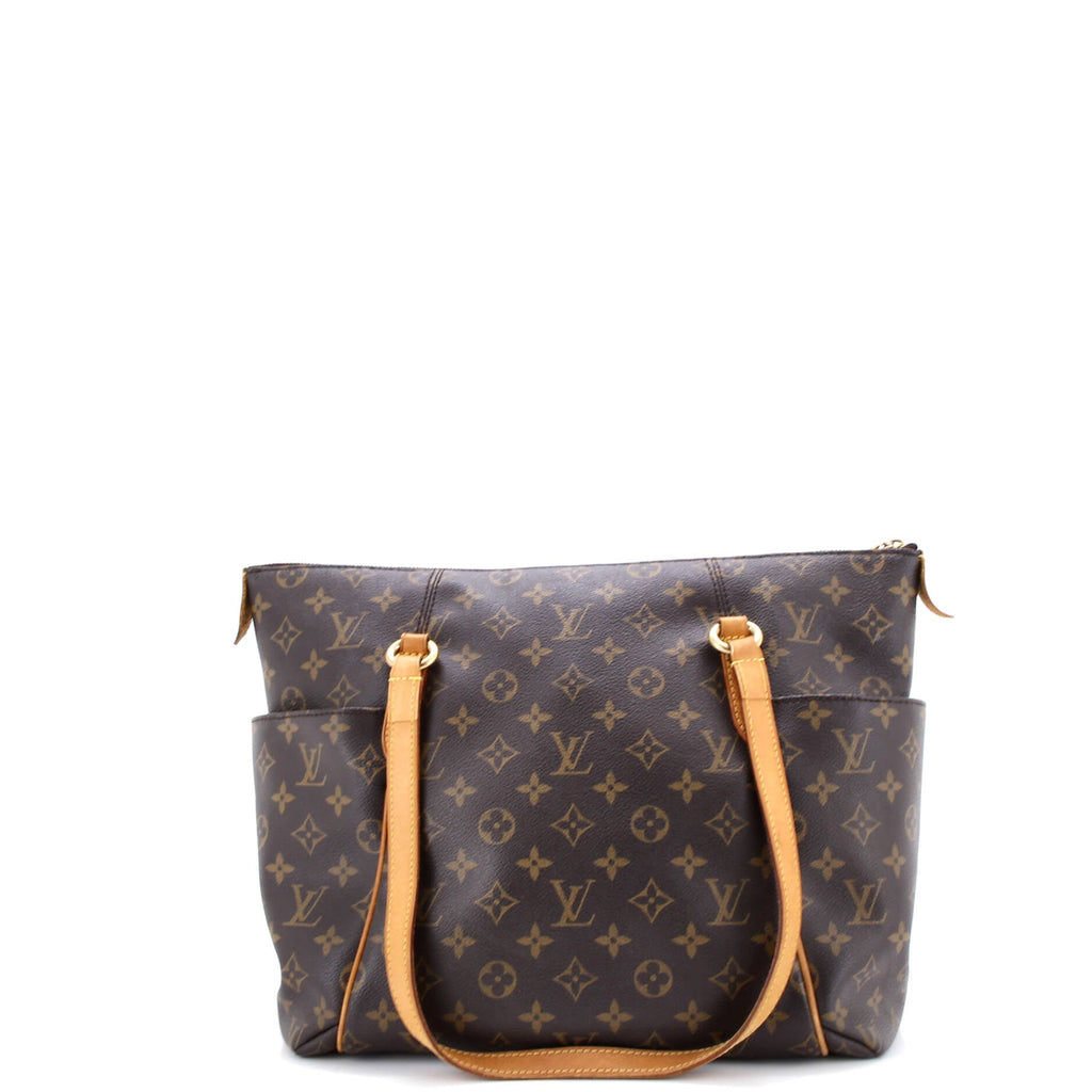 Totally Handbag Monogram Canvas MM