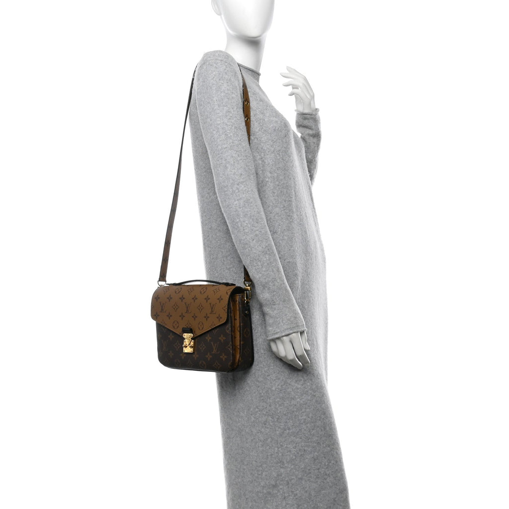 Reverse Monogram Pochette Metis