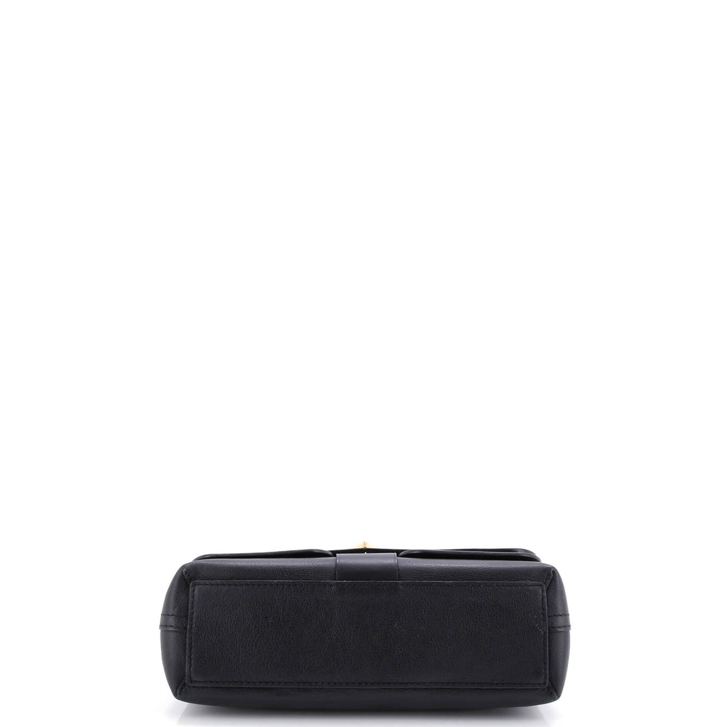 Very Chain Bag Monogram Leather