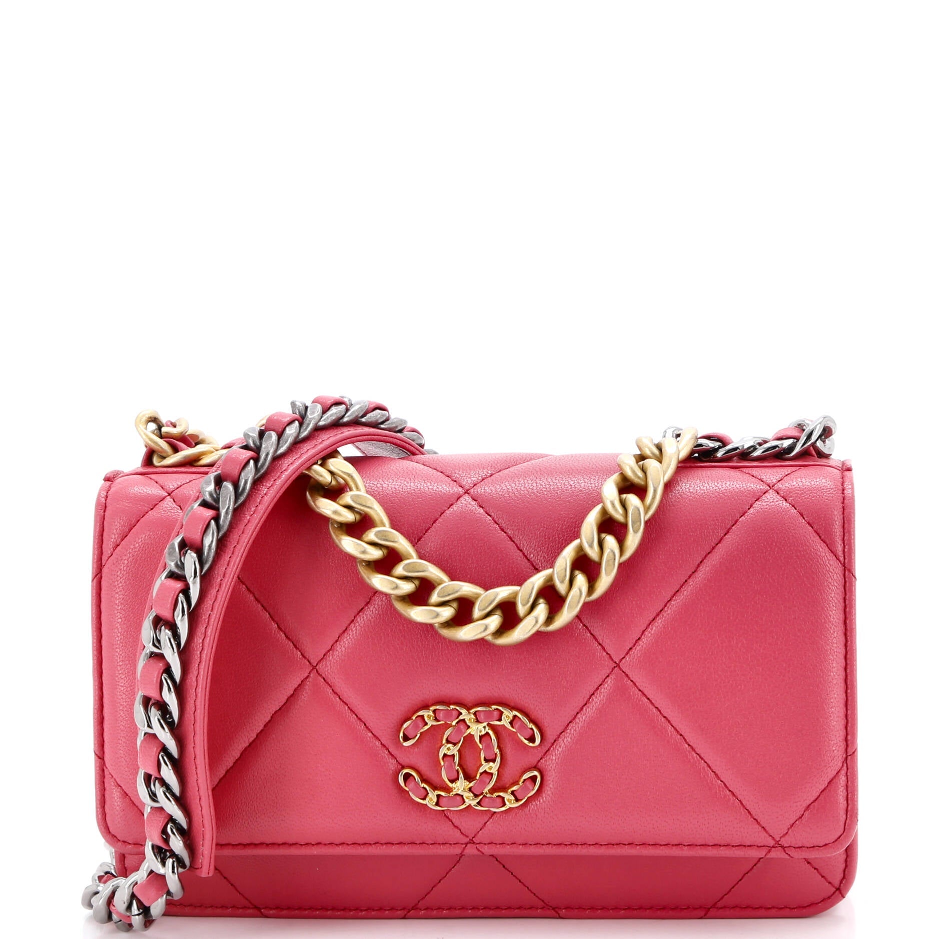 19 Wallet on Chain Quilted Lambskin