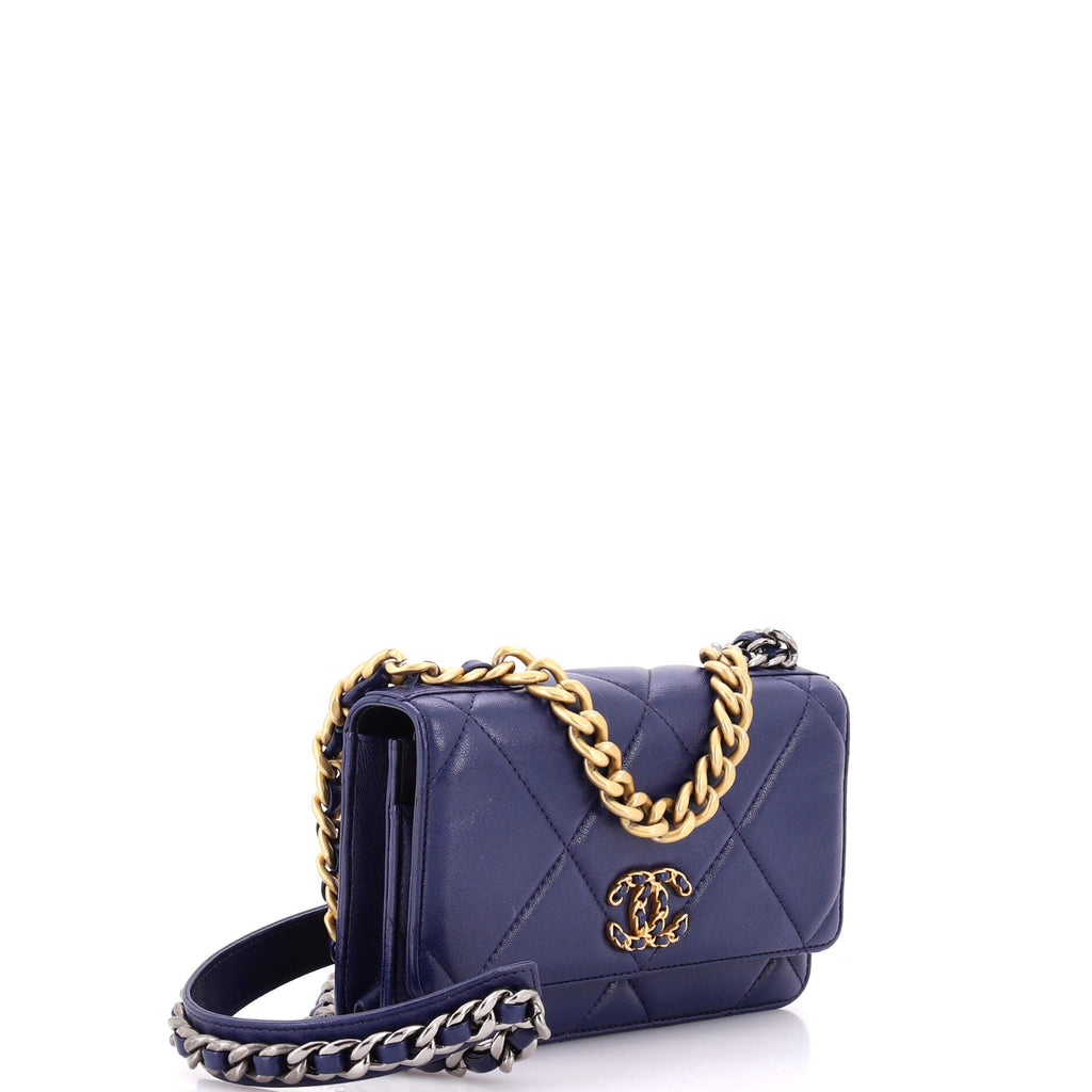 19 Wallet on Chain Quilted Lambskin
