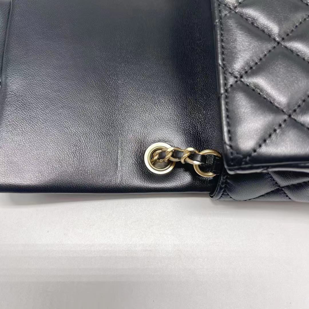 Chanel 22C Pearl Crush Mini Square Rectangular Flap Bag Black （Microchip)