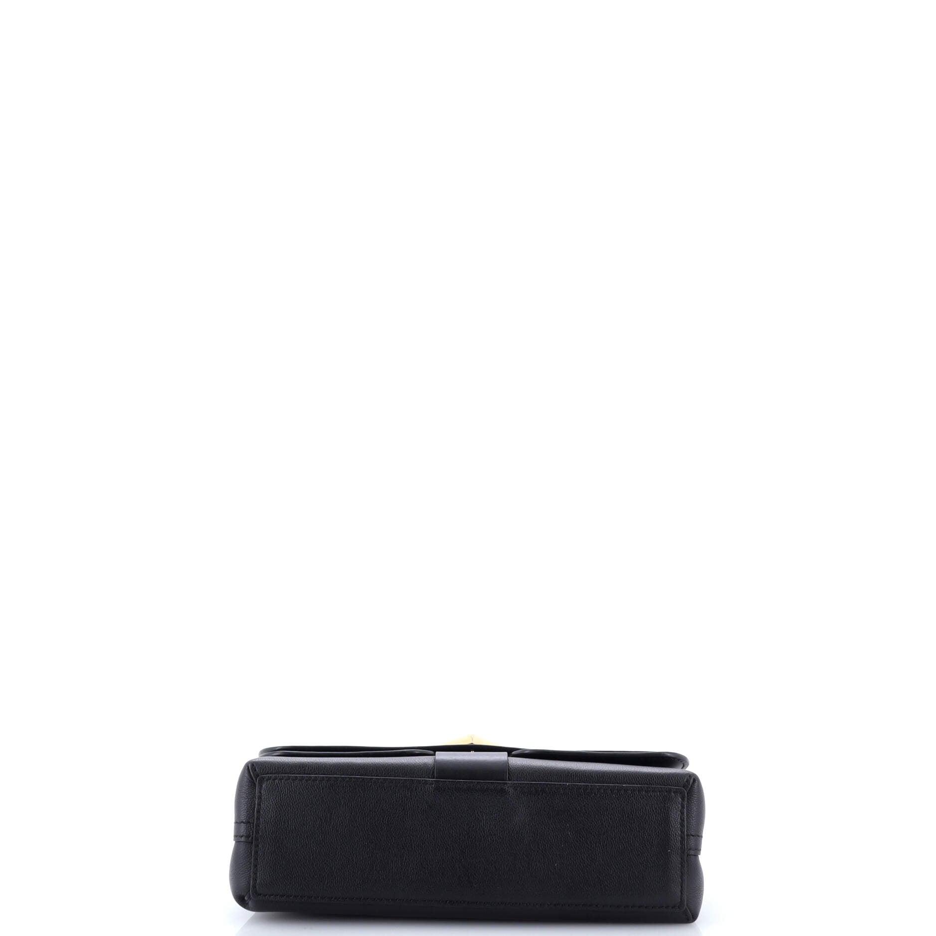 Very Chain Bag Monogram Leather