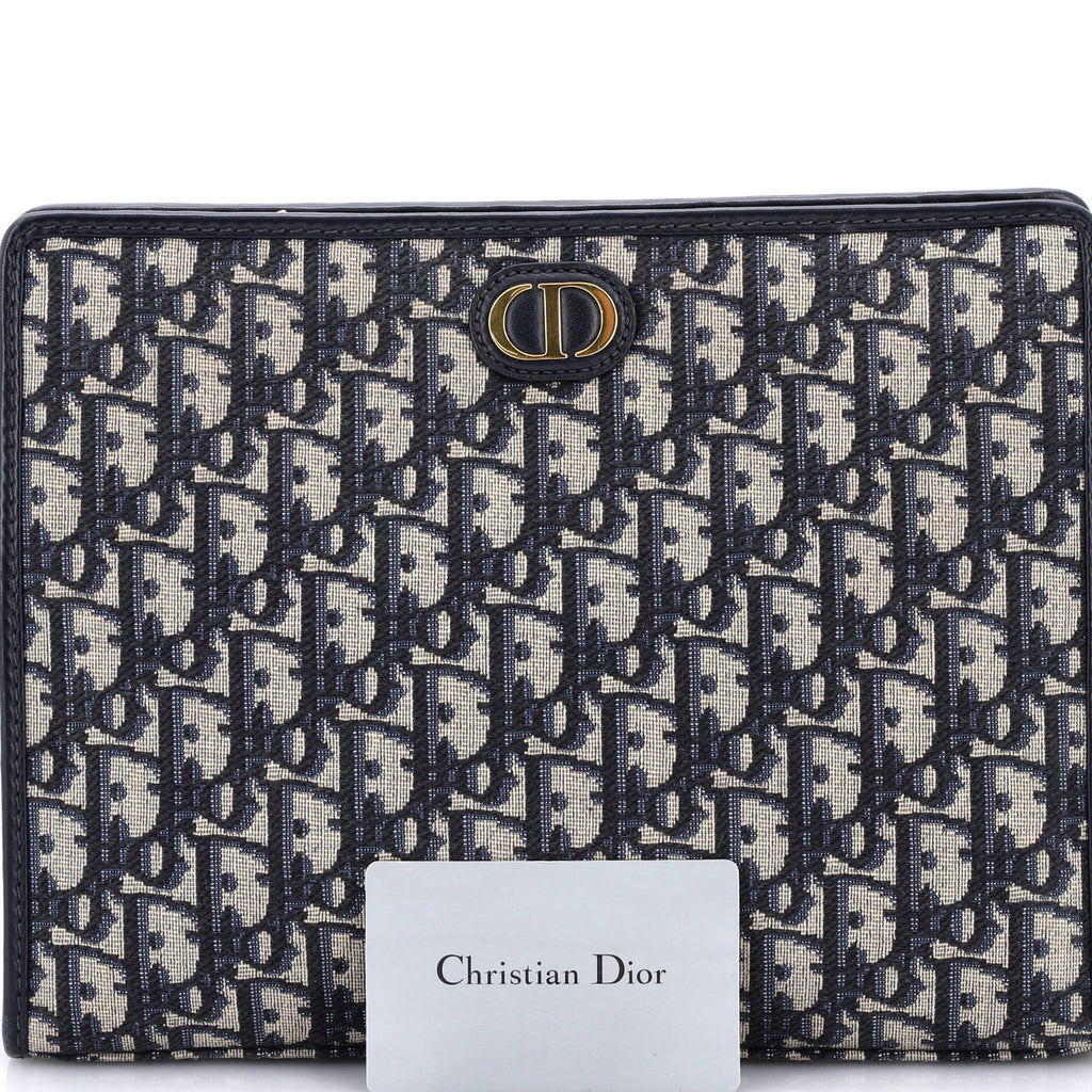 30 Montaigne Zip Pouch Oblique Canvas Medium