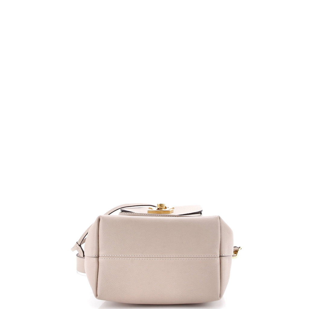 Lockme Pocket Bucket Bag Leather