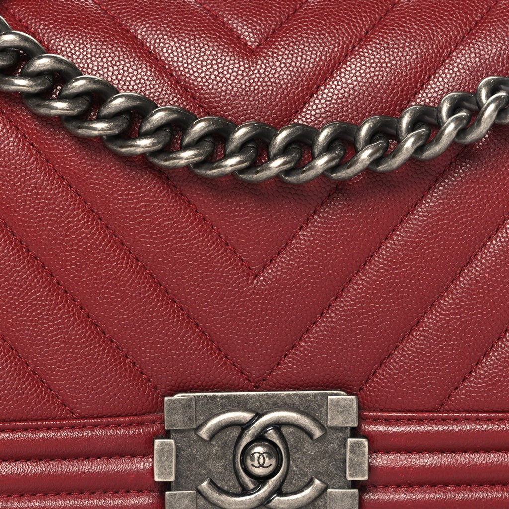 Caviar Chevron Quilted Medium Boy Flap Red