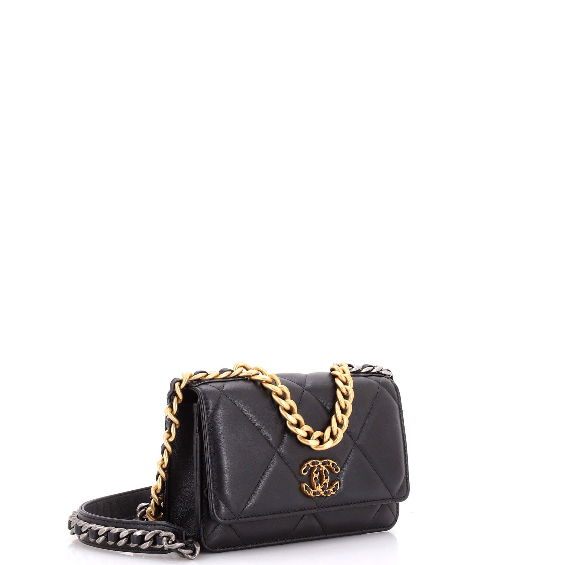 19 Wallet on Chain Quilted Lambskin