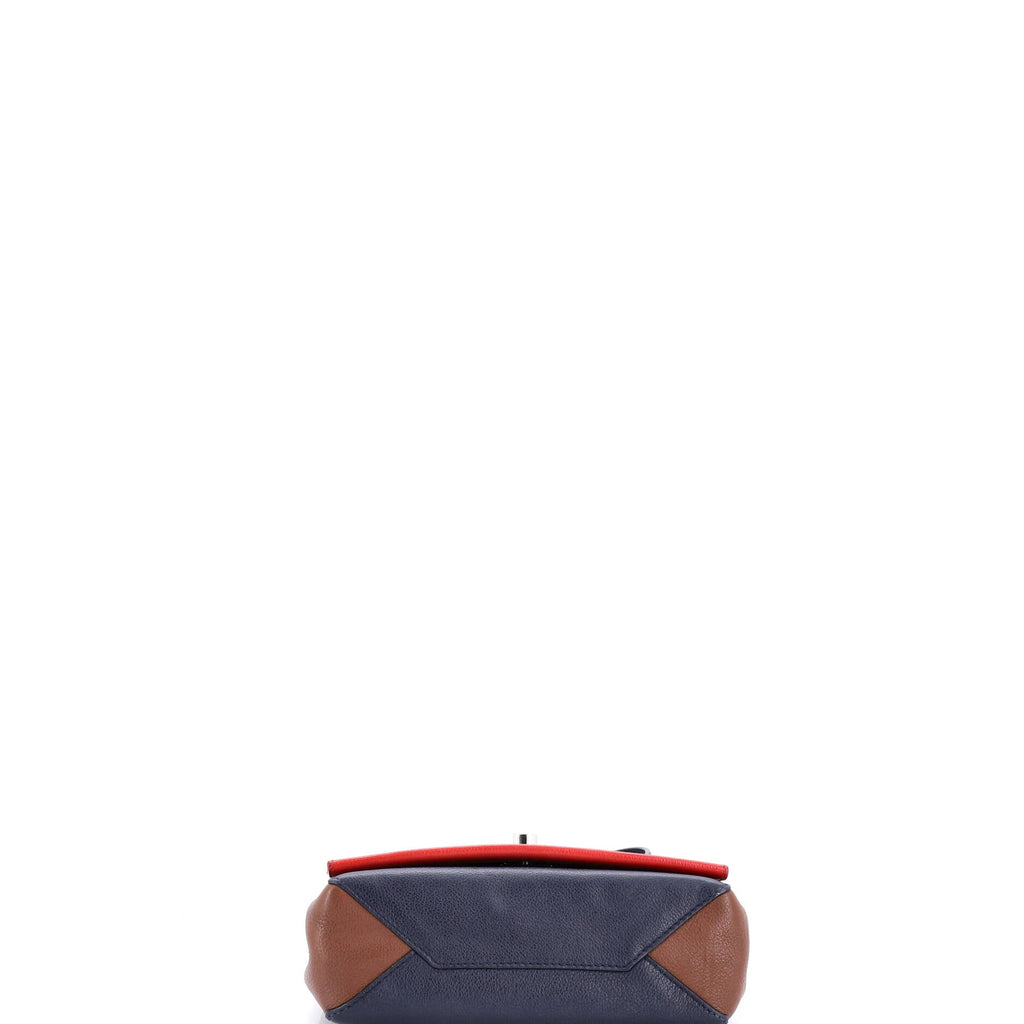 Lockme II Handbag Leather BB