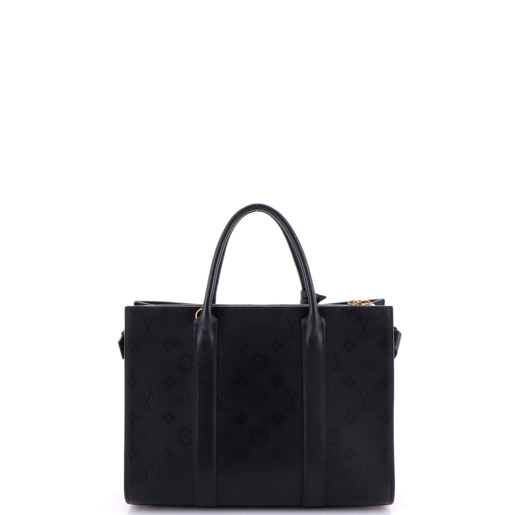 Very Tote Monogram Leather MM