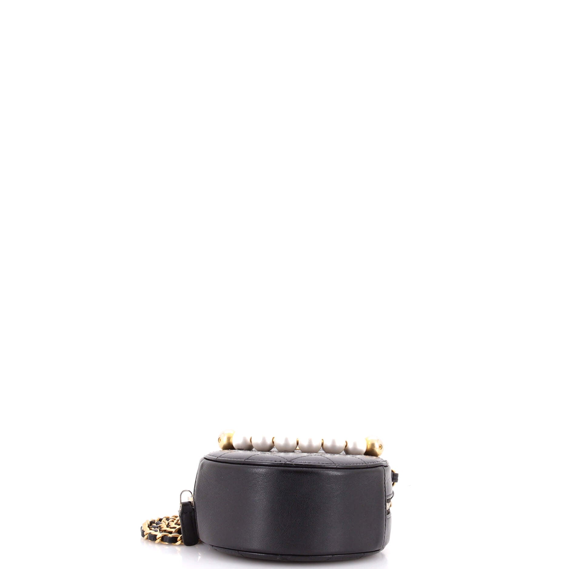 Chic Pearls Round Clutch with Chain Quilted Lambskin