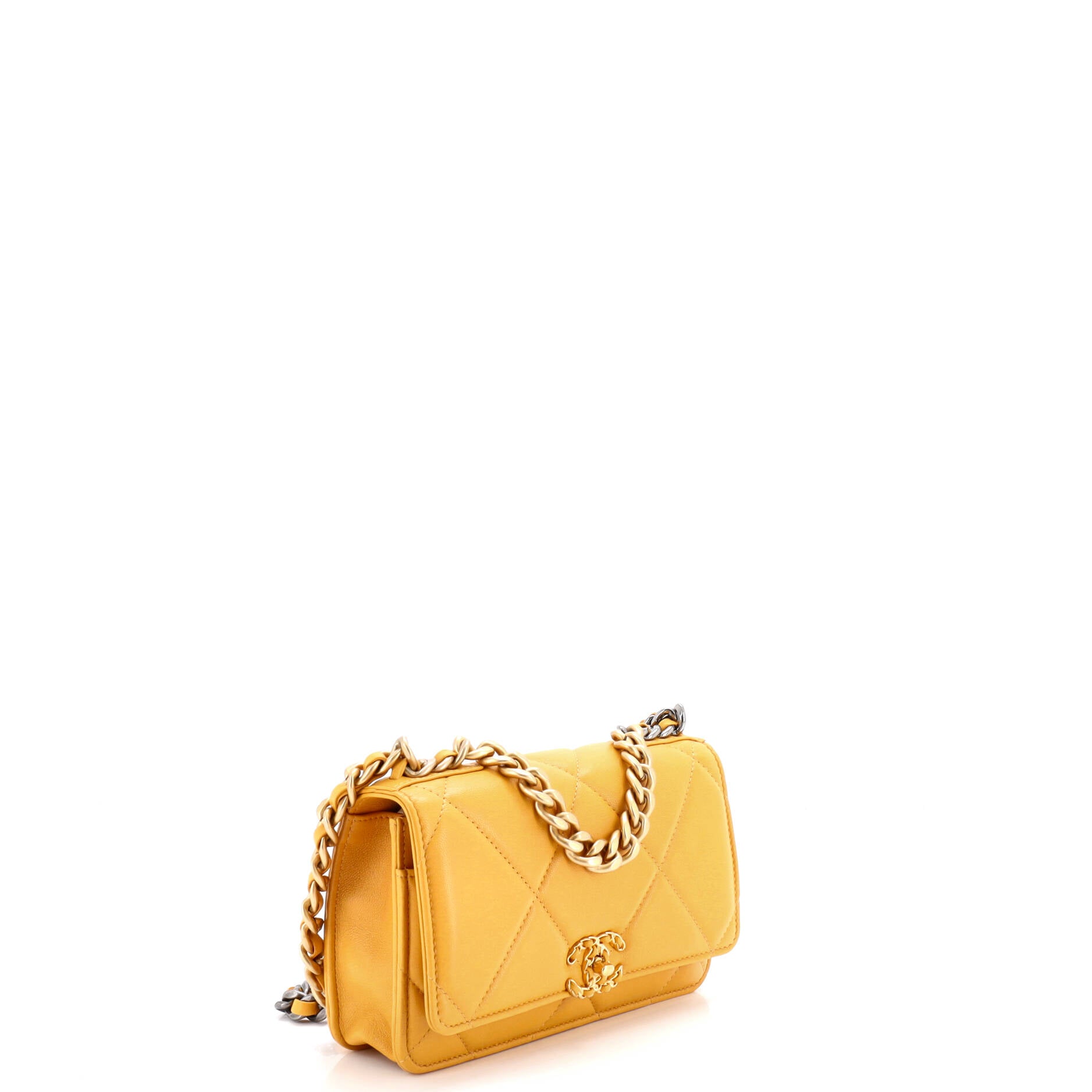 19 Wallet on Chain Quilted Lambskin