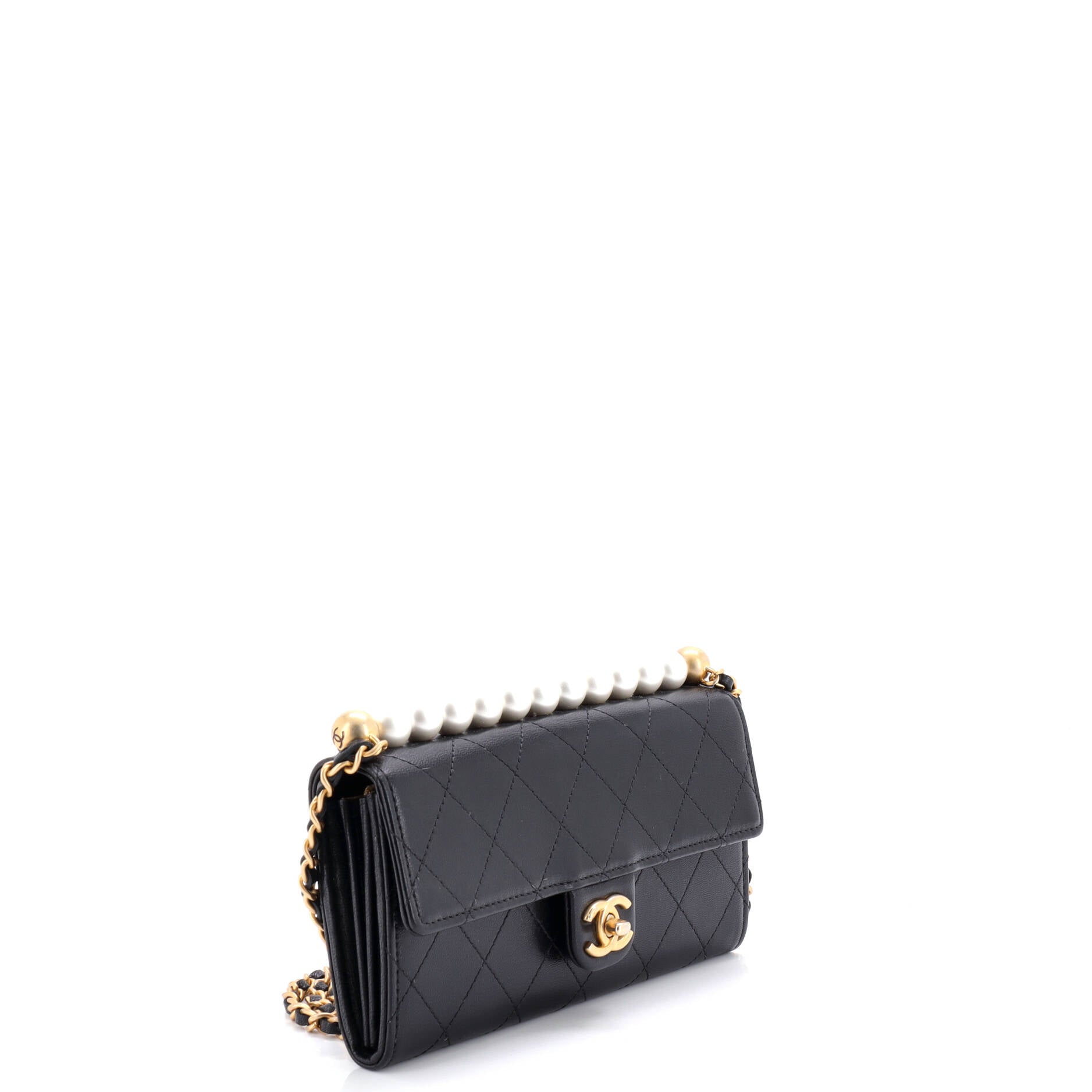 Chic Pearls Clutch with Chain Quilted Goatskin