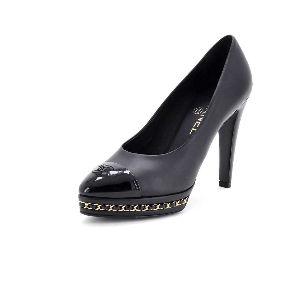 Women's CC Cap Toe Chain Around Pumps Leather
