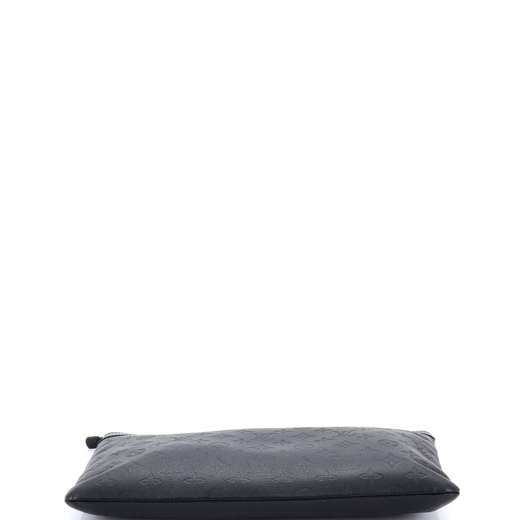 Discovery Pochette Monogram Shadow Leather GM