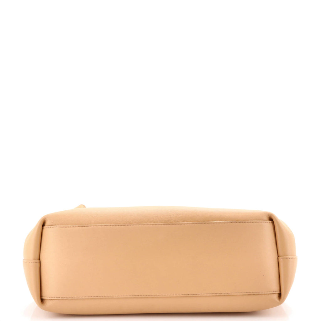 Point Shoulder Bag Leather Medium