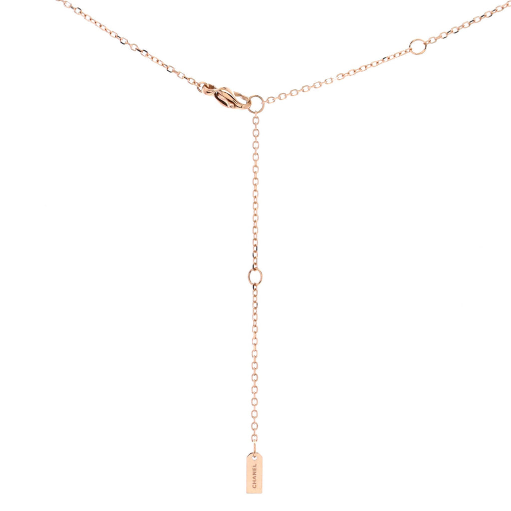 Extrait de No.5 Pendant Necklace 18K Beige Gold with Diamonds