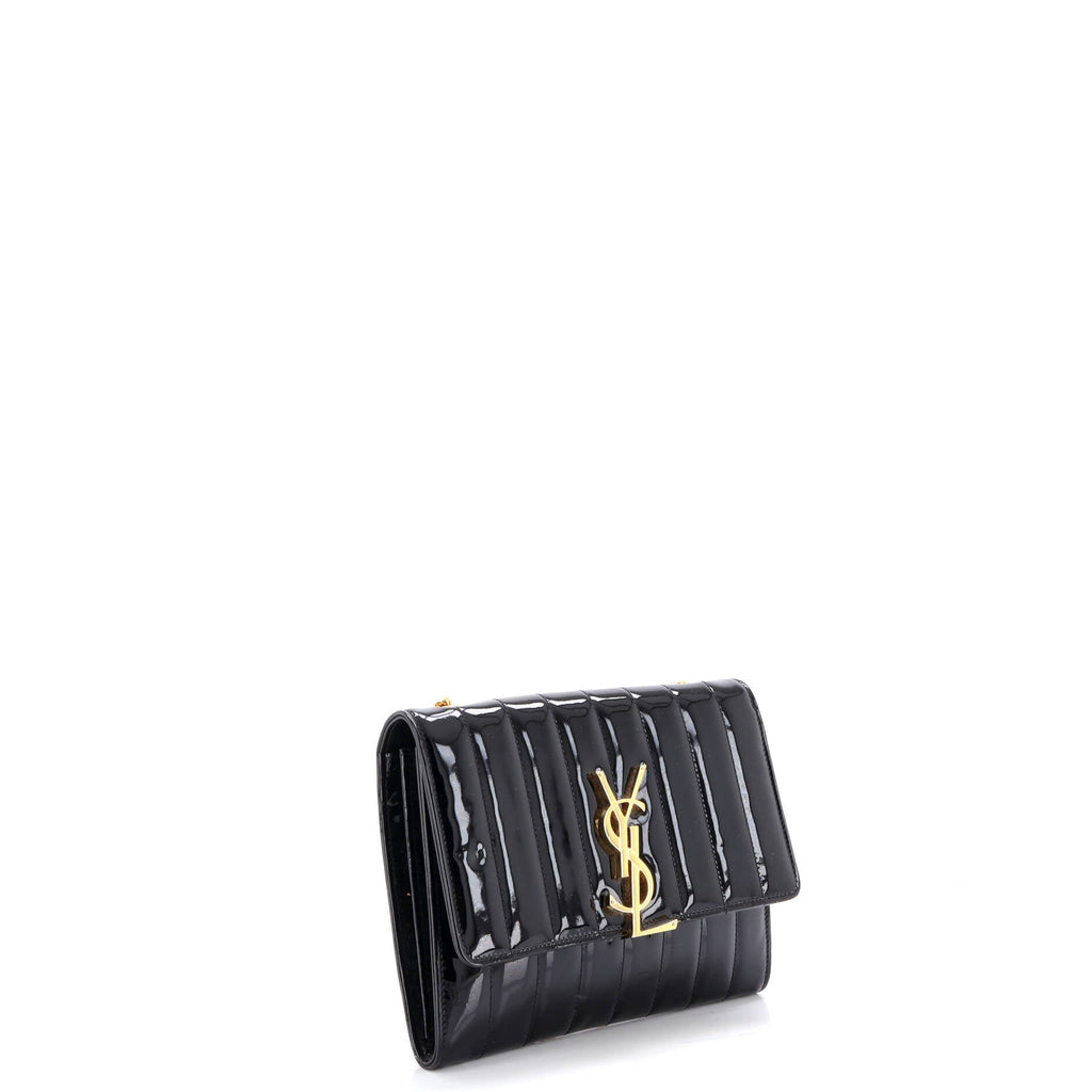 Vicky Wallet on Chain Vertical Quilted Patent