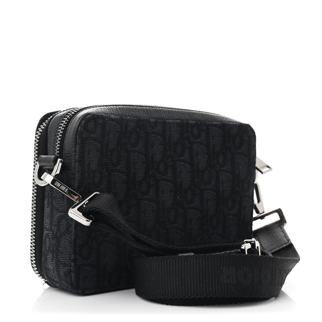 Oblique Zipped With Strap Pouch Black