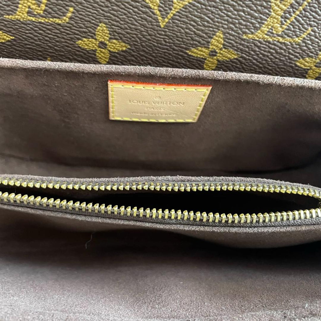 Louis Vuitton Pochette Monogram Canvas Accessoires Pouch Brown