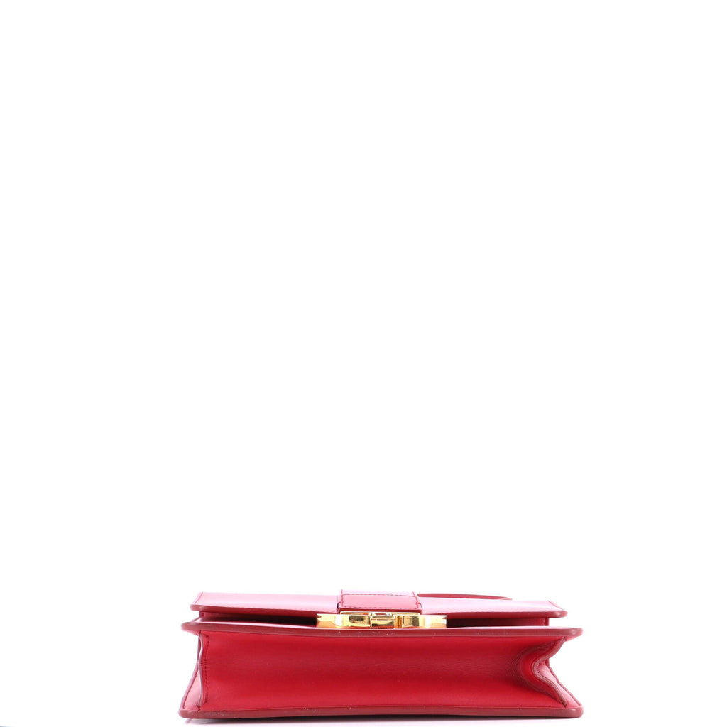 30 Montaigne Flap Bag Leather