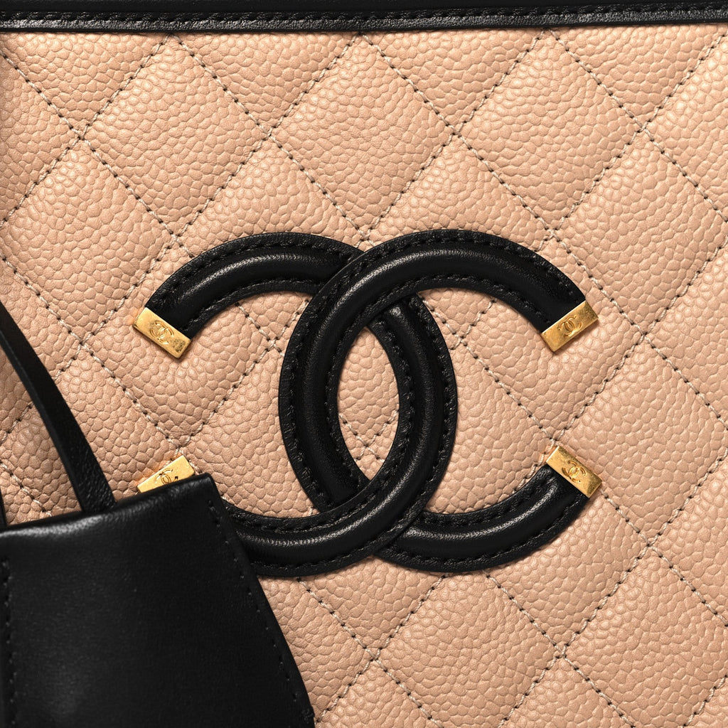 Caviar Quilted Medium CC Filigree Vanity Case Beige Black