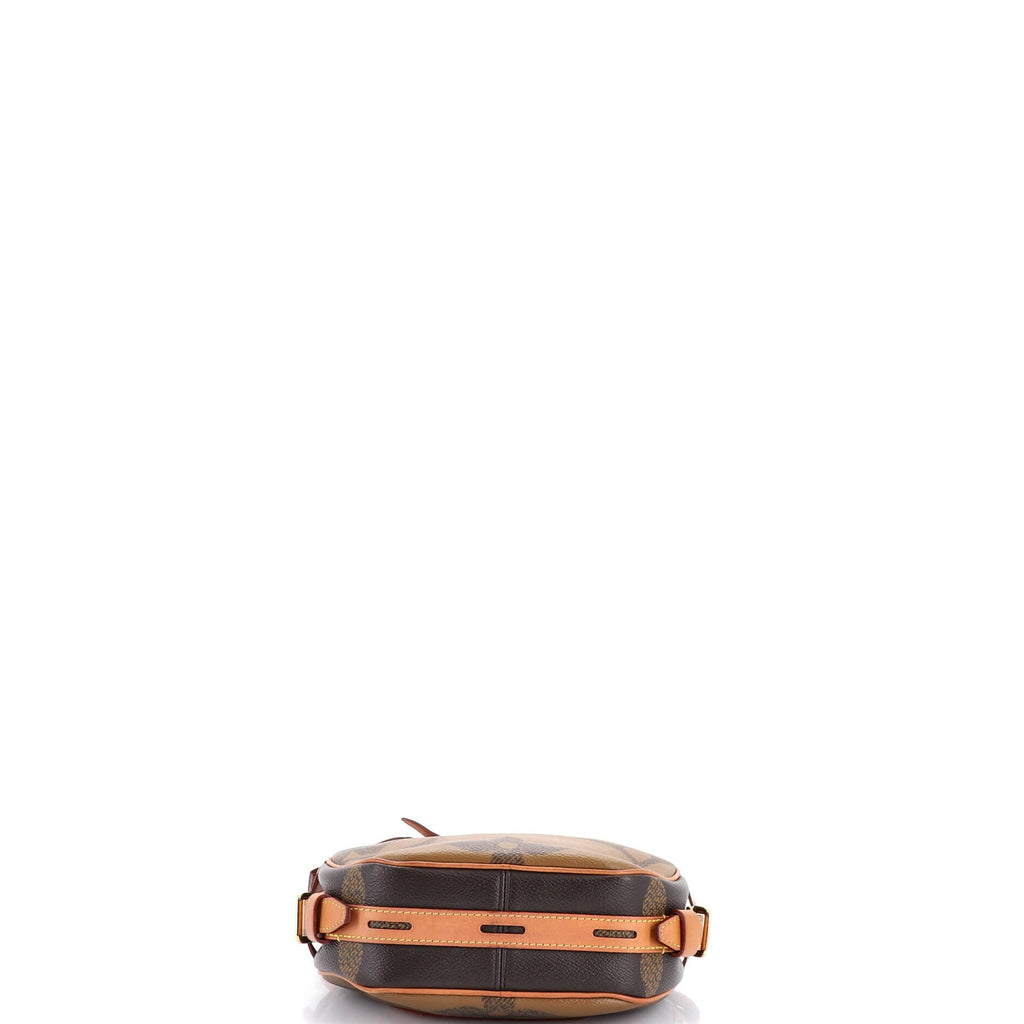 Boite Chapeau Souple Bag Reverse Monogram Giant