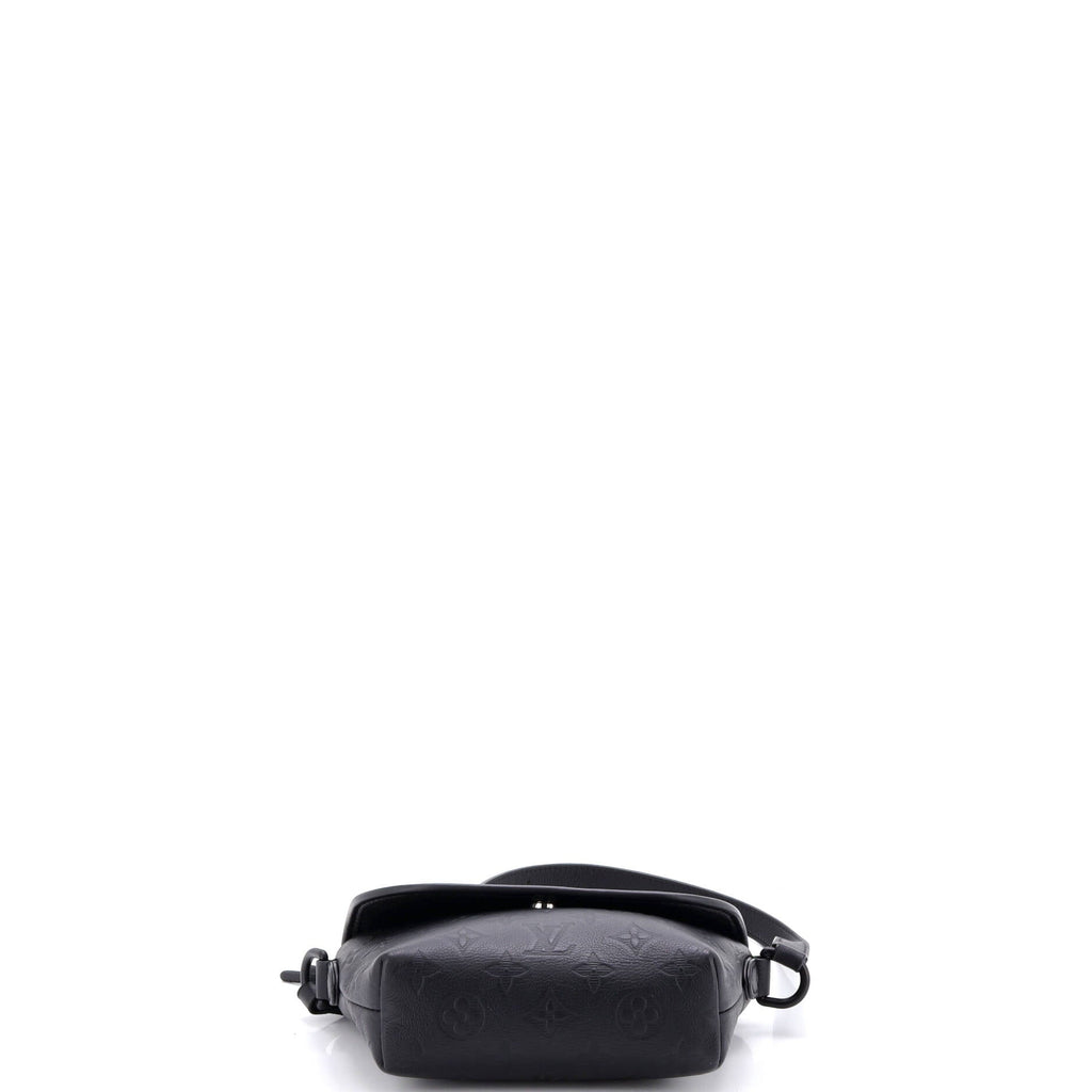 Pulse Wearable Wallet Monogram Shadow Leather