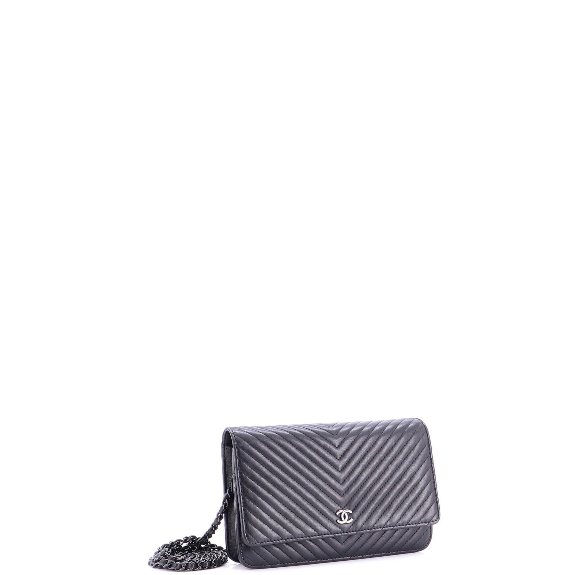 So Black Wallet on Chain Chevron Lambskin