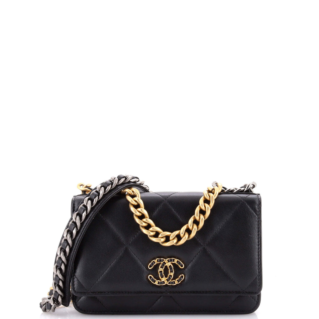 19 Wallet on Chain Quilted Goatskin