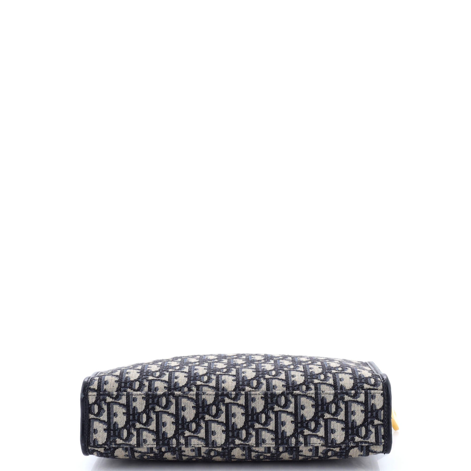 30 Montaigne Zip Pouch Oblique Canvas Medium