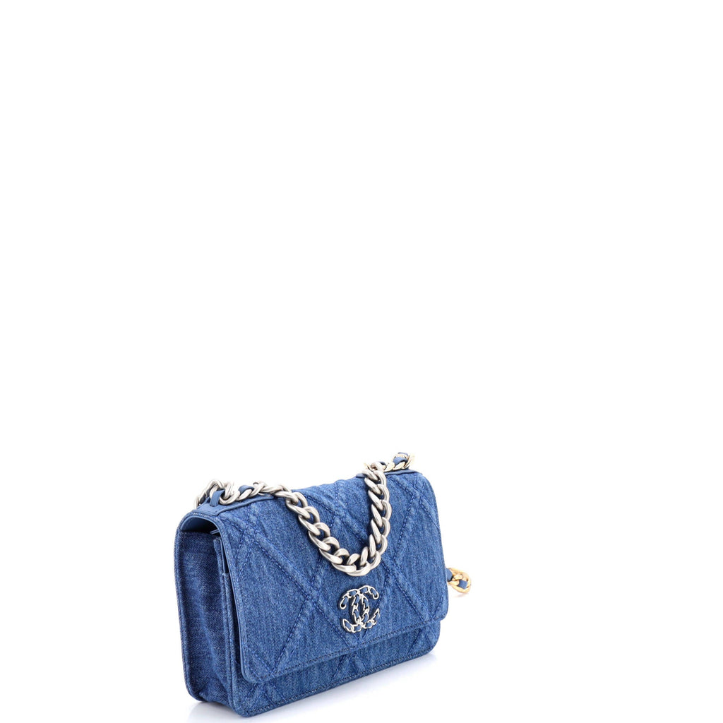 19 Wallet on Chain Quilted Denim