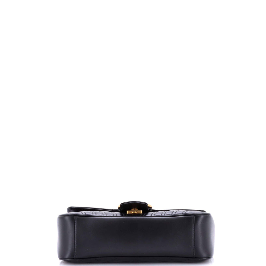 GG Marmont Flap Bag Matelasse Leather Medium