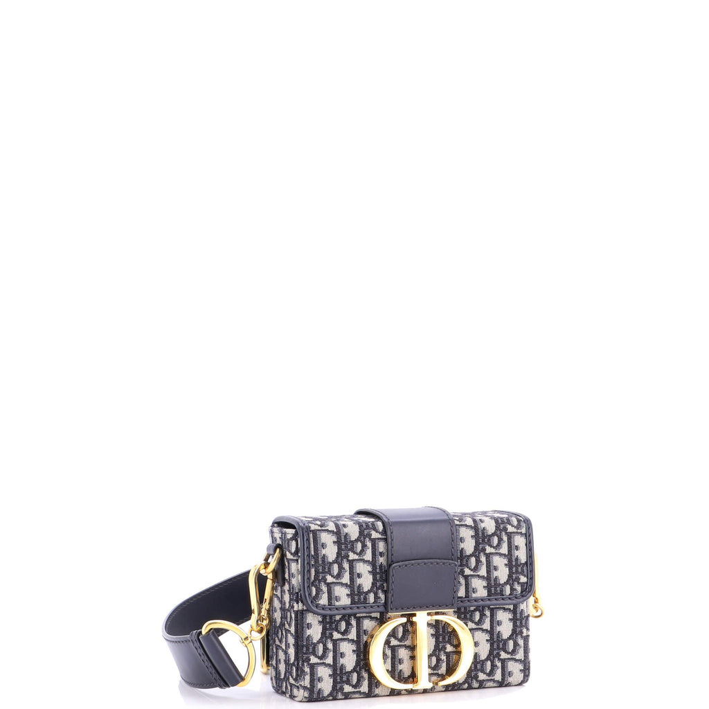 30 Montaigne Box Bag Oblique Canvas